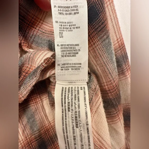 🌾 Hollister Women’s Cropped Plaid Button-Down Flannel Shirt – Size L - Picture 7 of 7